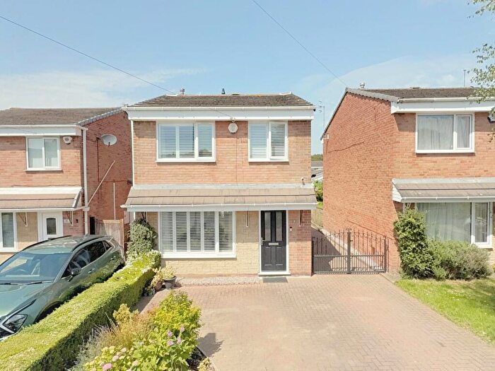 3 Bedroom Detached House For Sale In Carr Wood Close, Calverley, Leeds, LS28