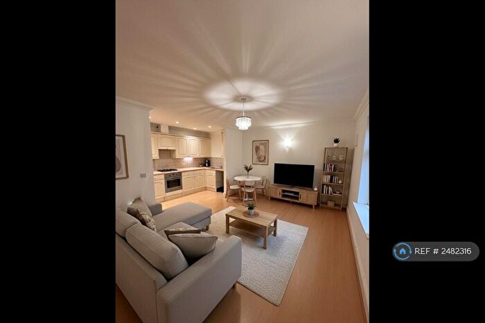 2 Bedroom Flat To Rent In Cobb Close, Bury St. Edmunds, IP32