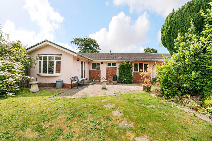 3 Bedroom Bungalow For Sale In Tidmarsh Road, Pangbourne, Reading, Berkshire, RG8