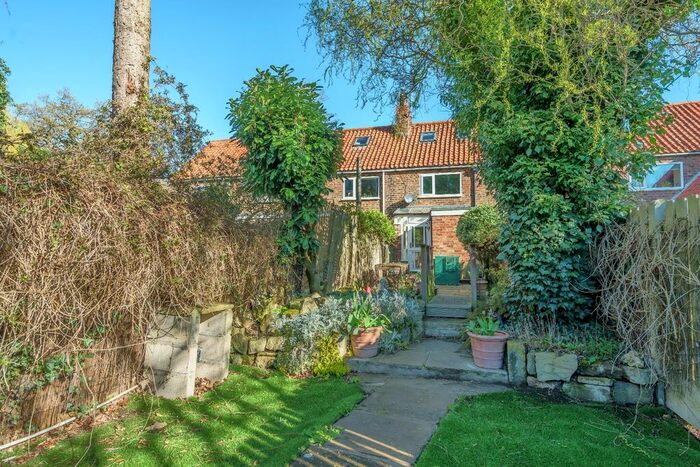 2 Bedroom Cottage For Sale In Brickyard Cottages, Riccall Lane, Kelfield, YO19