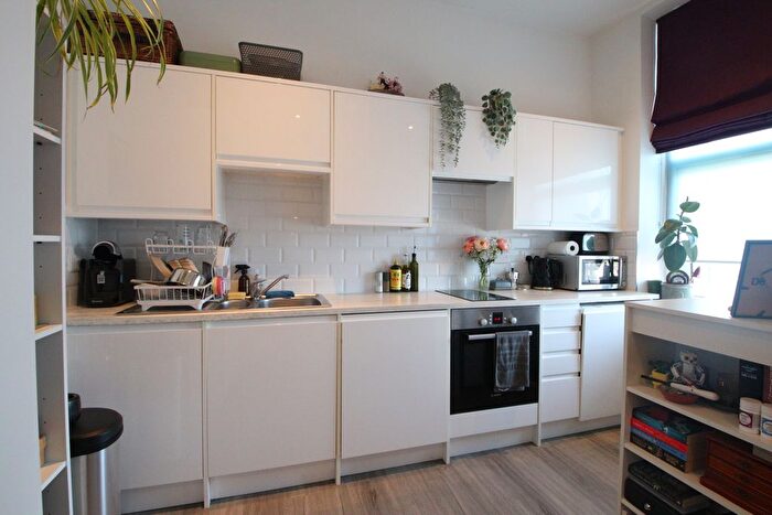 Studio To Rent In Finchley Road, London, NW3