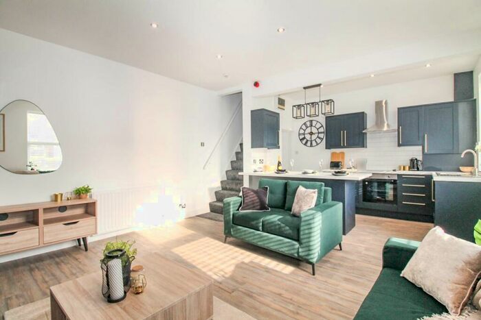 4 Bedroom Terraced House To Rent In Barnbrough Street, Burley, Leeds, LS4