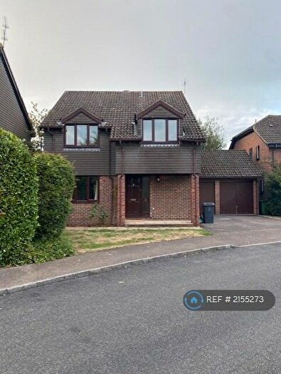 4 Bedroom Detached House To Rent In Meadowcroft Close, Winchester, SO21