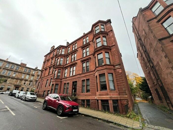 3 Bedroom Apartment To Rent In /, Vinivombe Street, Hillhead, G12