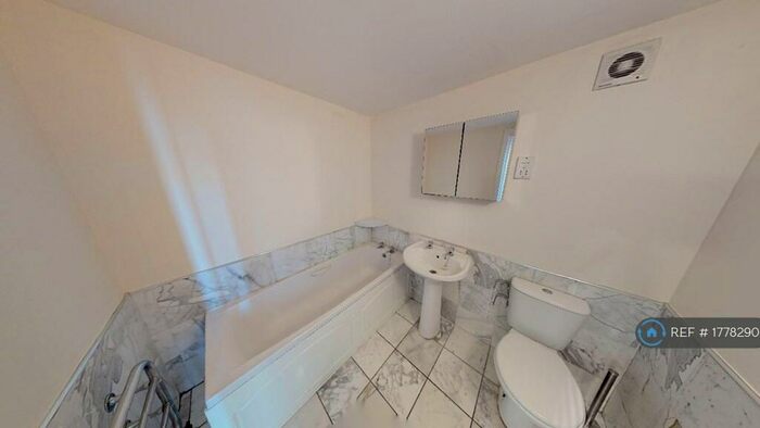 2 Bedroom Flat To Rent In Centenary Mill Court, Preston, PR1