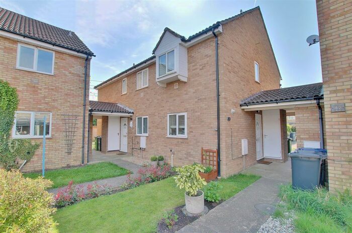 2 Bedroom Detached House To Rent In Derwent Close, St. Ives, PE27