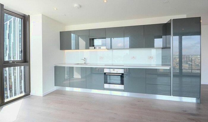 2 Bedroom Flat To Rent In St Gabriel Walk, Elephant And Castle, London, SE1