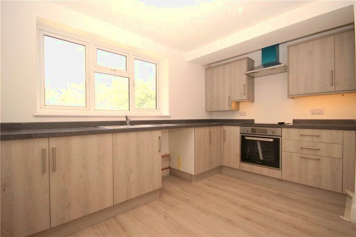 2 Bedroom Flat To Rent In Woodbridge Hill, Guildford, Surrey GU2