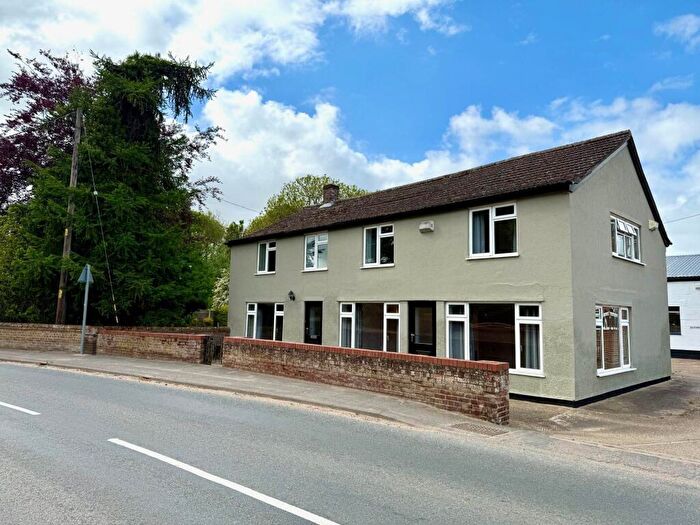 5 Bedroom Detached House For Sale In The House, New Central Garage, NR15
