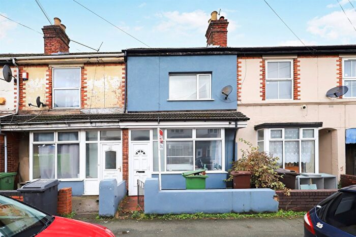 3 Bedroom Terraced House For Sale In Owen Road, Penn Fields, Wolverhampton, WV3