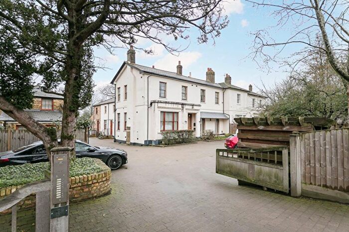 2 Bedroom Flat For Sale In Addiscombe Road, Croydon, CR0