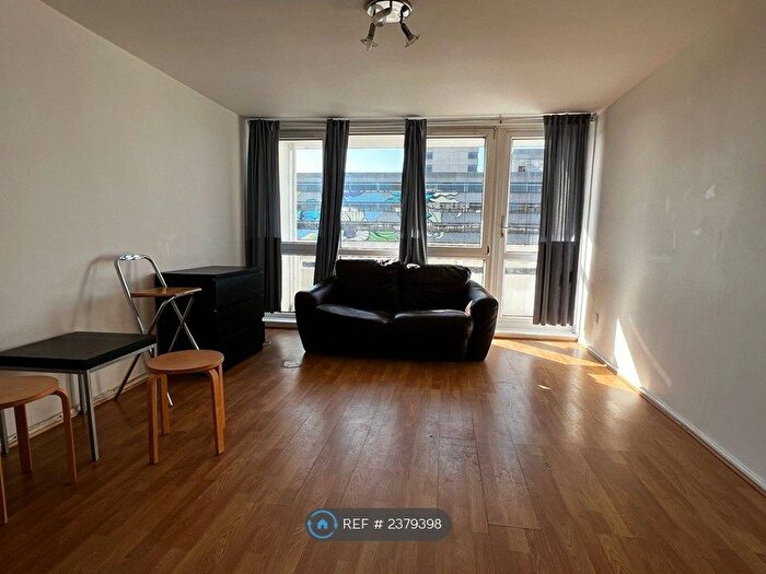 2 Bedroom Flat To Rent In Wyndham Court, Southampton, SO15