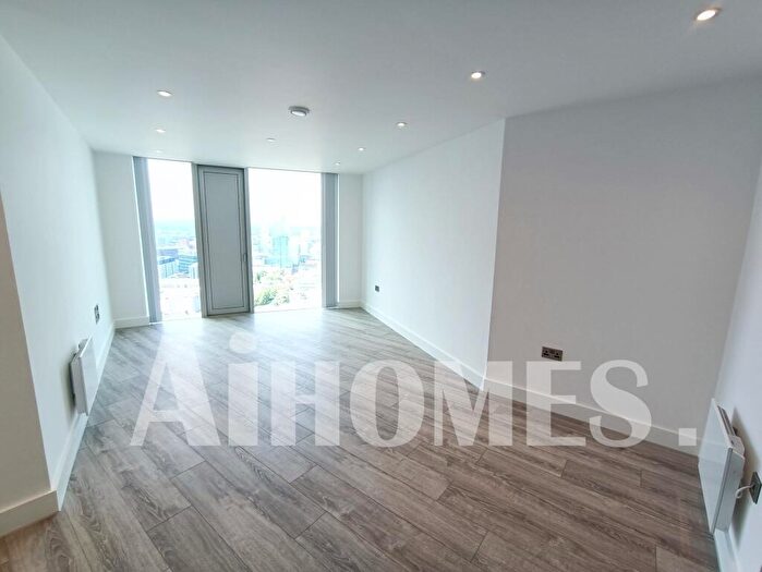1 Bedroom Apartment To Rent In Thr, Slivercroft Street, Manchester, EE60