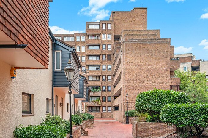 1 Bedroom Flat For Sale In Nightingale House, Thomas More Street, E1W
