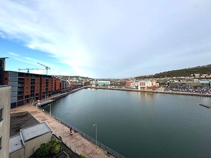 2 Bedroom Flat To Rent In South Quay, Kings Road, Swansea, SA1