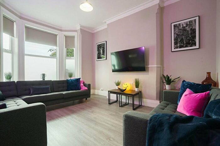 9 Bedroom End Of Terrace House To Rent In Larkdale Street, Arboretum, NG7