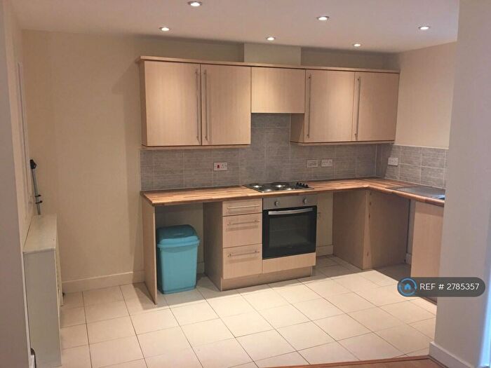 2 Bedroom Flat To Rent In Sandpipers Court, Crosby, L23