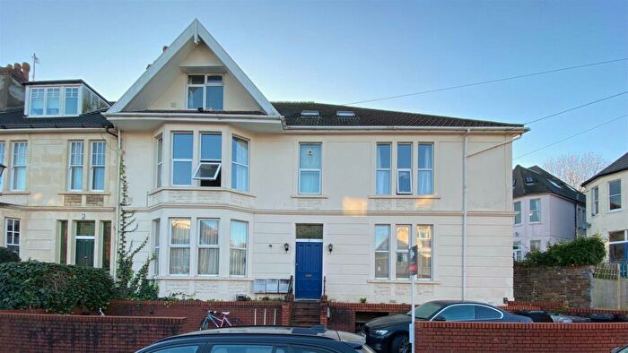 3 Bedroom Flat To Rent In Dundonald Road, Bristol, BS6