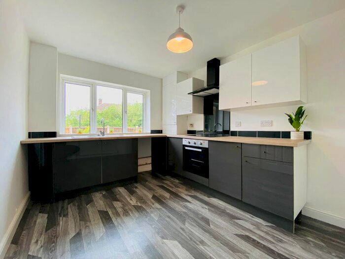 2 Bedroom End Of Terrace House To Rent In Leatham Park Road, Pontefract, West Yorkshire, WF7