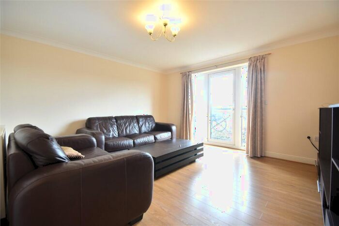 2 Bedroom Apartment To Rent In Roman Place, Powney Road, Maidenhead, Berkshire, SL6