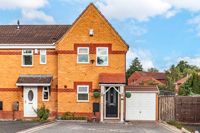 2 Bedroom End Of Terrace House For Sale In Knowle Close, Rednal, Birmingham, West Midlands, B45