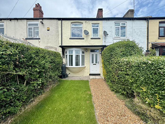 2 Bedroom Terraced House For Sale In South View, Crossgates, LS15