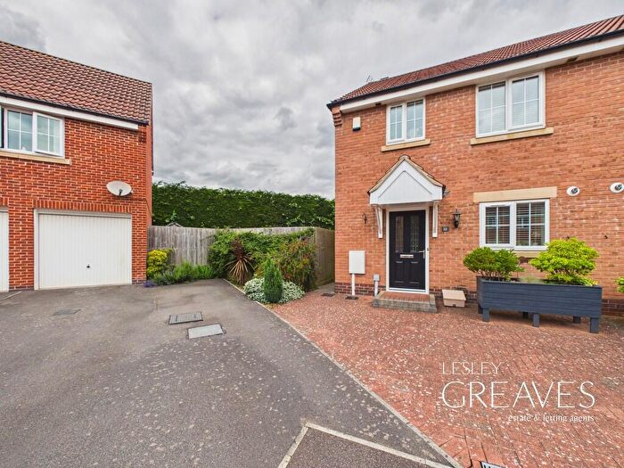 3 Bedroom Semi-Detached House For Sale In Clovelly Drive, Mapperley, Nottingham, NG3