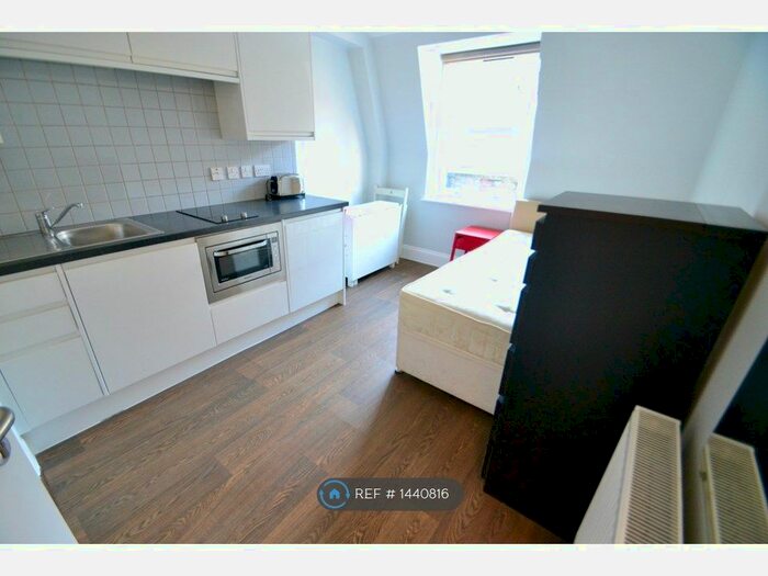 Studio To Rent In Gloucester Street, London, SW1V