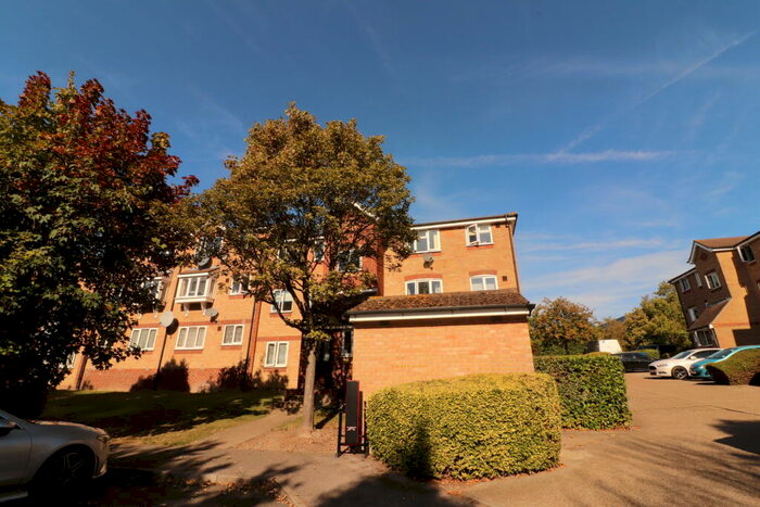 1 Bedroom Flat To Rent In Brighstone Court Purfleet, RM19