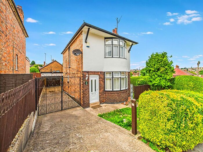 3 Bedroom Detached House For Sale In Ivy Grove, Carlton, Nottingham, NG4