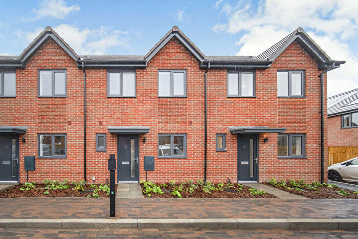 2 Bedroom Terraced House To Rent In Wilks Road, Crowthorne, RG45