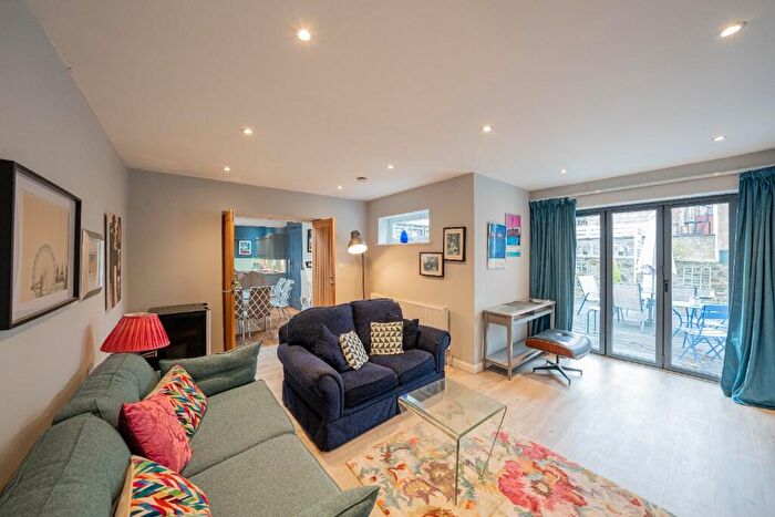 3 Bedroom Detached Bungalow For Sale In The Lodge, Belle Vue Bank, Low Fell, Gateshead, Tyne And Wear, NE9