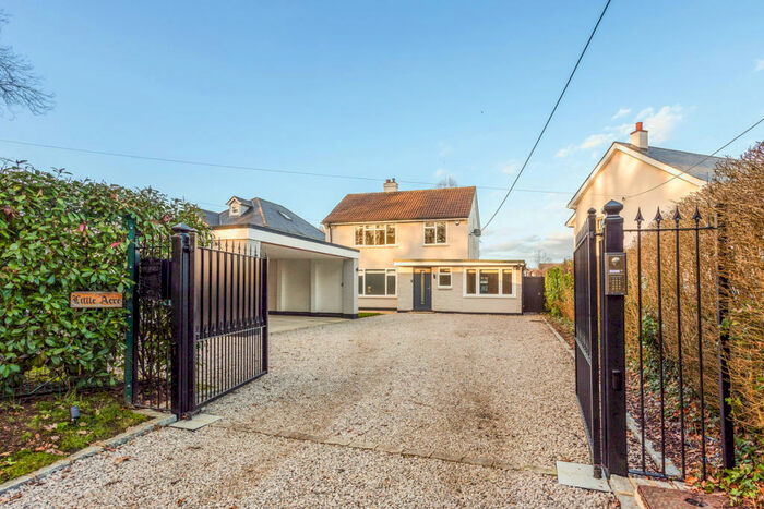 4 Bedroom Detached House To Rent In Spinfield Lane, Marlow, SL7