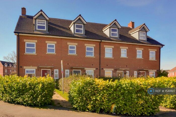 3 Bedroom Semi-Detached House To Rent In Soprano Way, Trowbridge, BA14