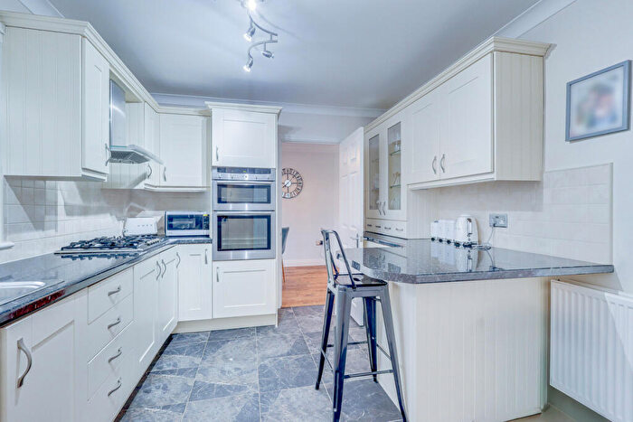 4 Bedroom Detached House For Sale In The Laurels, Rayleigh, SS6