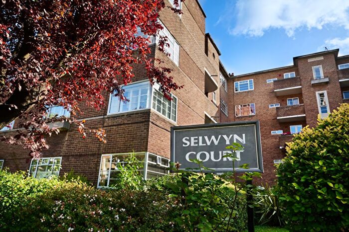 2 Bedroom Flat For Sale In Church Road, Richmond, TW10