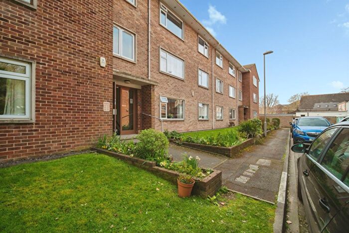 3 Bedroom Flat For Sale In South Walks Road, Dorchester, DT1