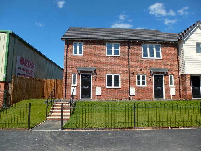 3 Bedroom Property To Rent In Savile Road, Castleford, WF10