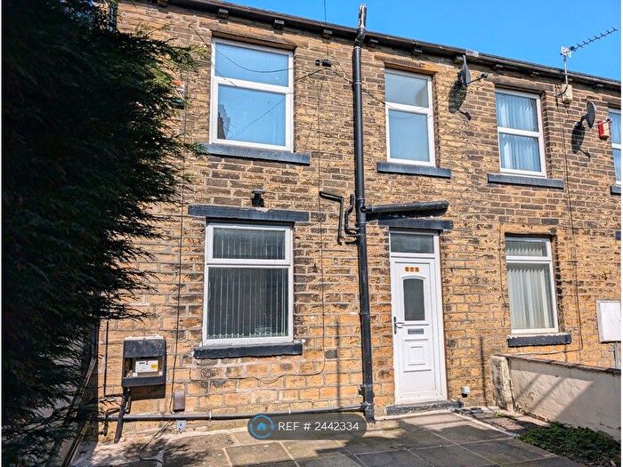 2 Bedroom Terraced House To Rent In Beacon Road, Bradford, BD6