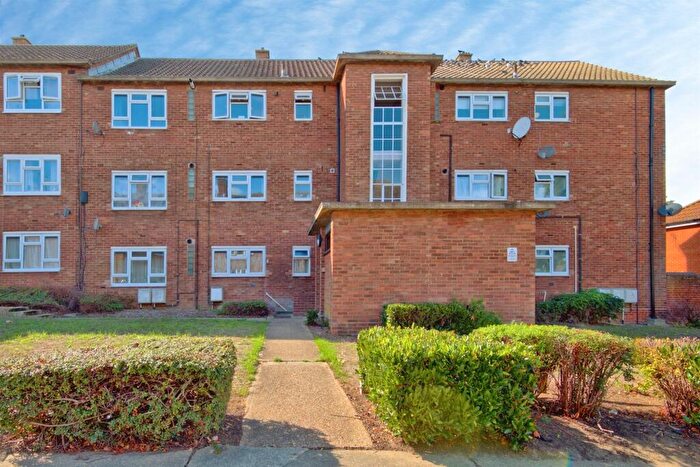 2 Bedroom Flat For Sale In Stalin Road, Colchester, CO2