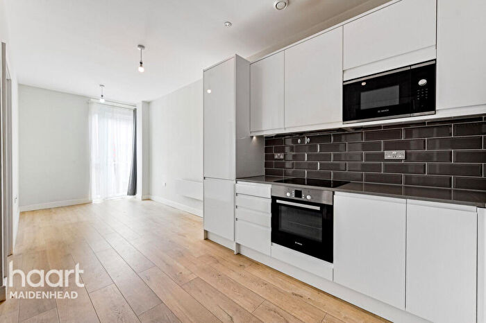 1 Bedroom Apartment For Sale In Clivemont Road, Maidenhead, SL6