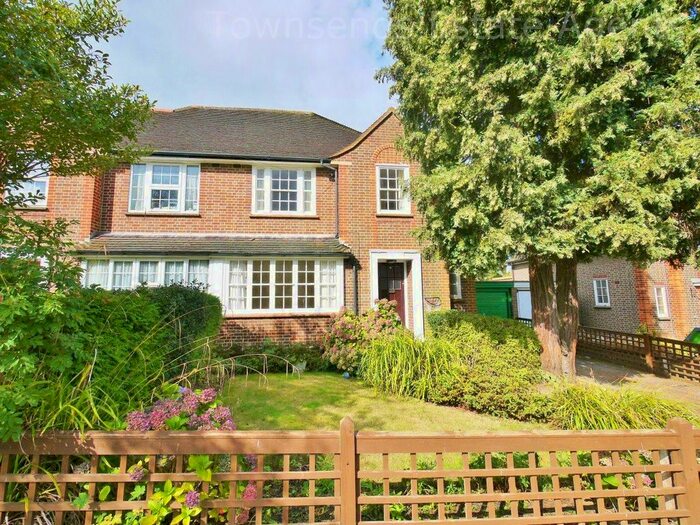 3 Bedroom Semi-Detached House To Rent In Evelyn Drive, Pinner, HA5