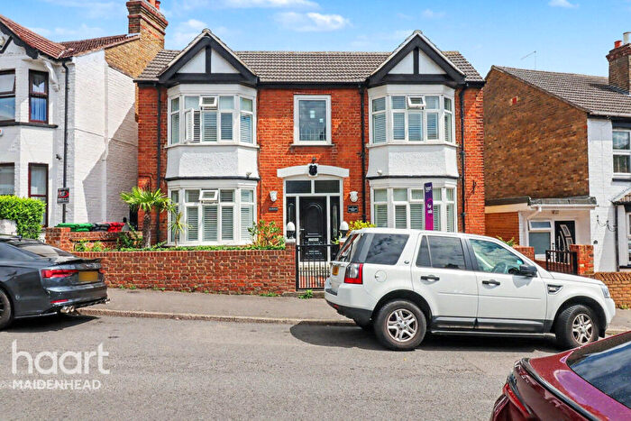 6 Bedroom Detached House For Sale In King Edward Street, Slough, SL1