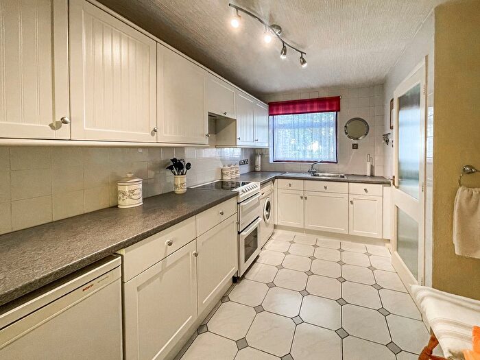 3 Bedroom Terraced House For Sale In Beechwood Avenue, Sunbury On Thames, TW16