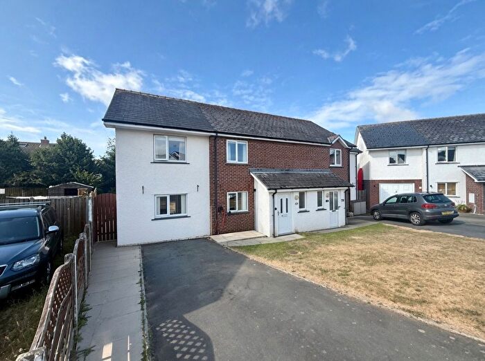 3 Bedroom Semi-Detached House For Sale In Dol Helyg, Penrhyncoch, SY23