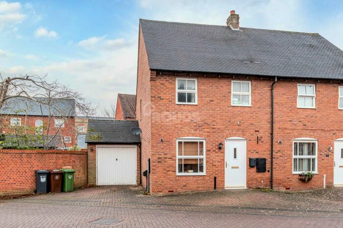 3 Bedroom End Of Terrace House To Rent In Packmores, Dickens Heath, Shirley, Solihull, West Midlands, B90