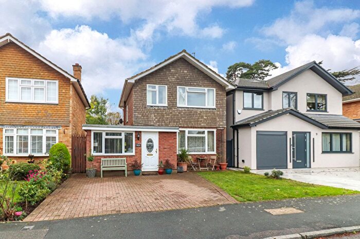 4 Bedroom Detached House To Rent In All Saints Crescent, Watford, WD25