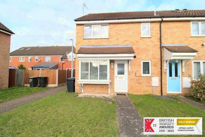 1 Bedroom Cluster House To Rent In Durham Close, Biggleswade, SG18