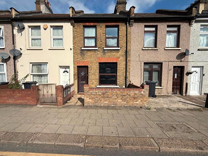 2 Bedroom Terraced House For Sale In Green Lane, Ilford, IG1