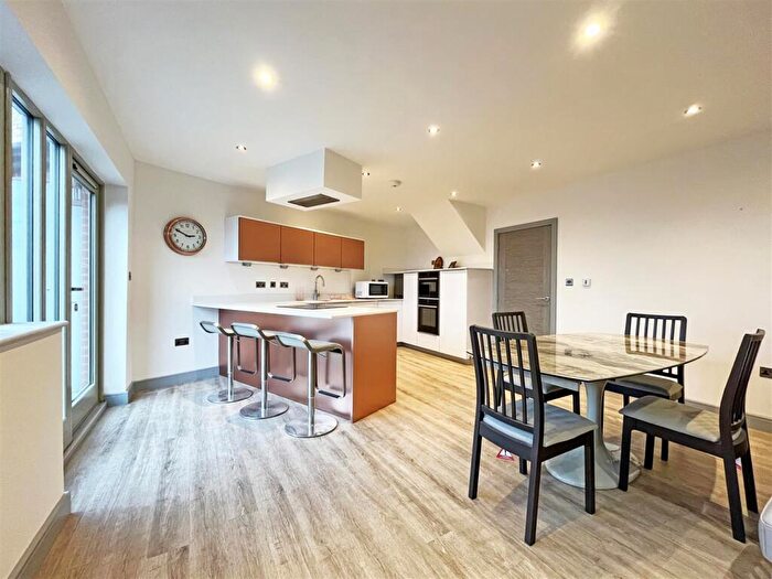 2 Bedroom Duplex To Rent In Park Edge, Barrack Lane, Park Border, Nottingham, NG7